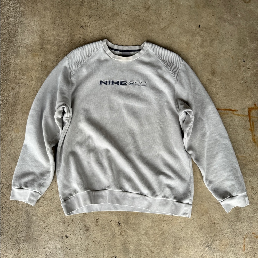 Vintage Y2K Era Nike Sweatshirt w/Embroidered Logo Size medium(Grey Tag)